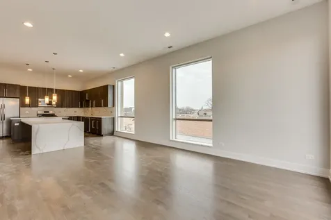 2805 West Cortland Street Chicago IL 60647