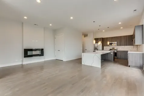 2805 West Cortland Street Chicago IL 60647