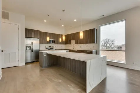 2805 West Cortland Street Chicago IL 60647