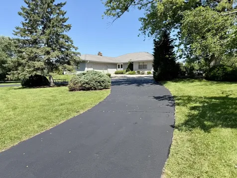 195 Clover Hill Lane North Barrington IL 60010