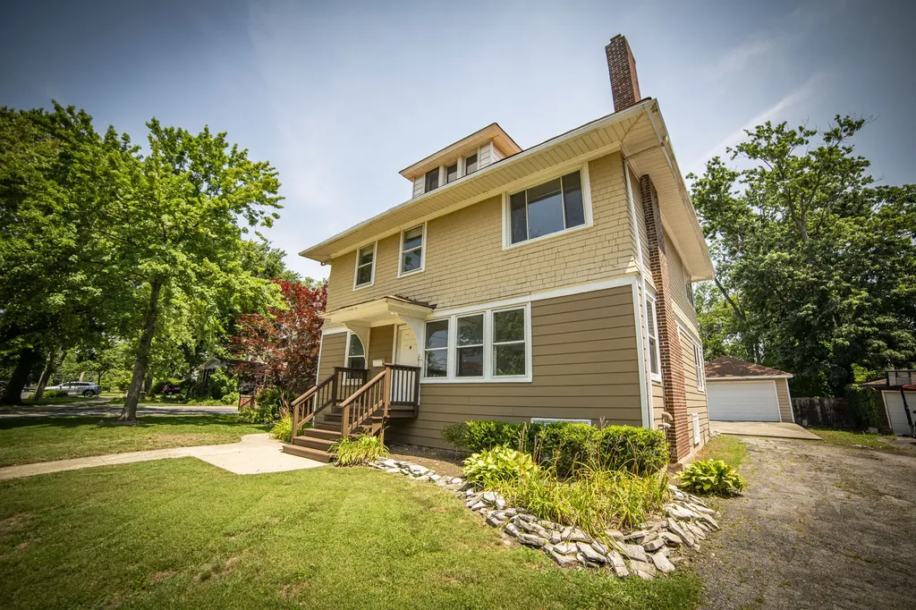 11359 South Bell Avenue Chicago IL 60643
