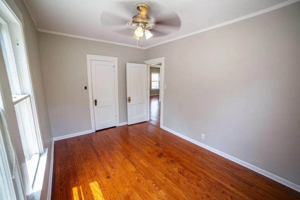 11359 South Bell Avenue Chicago IL 60643