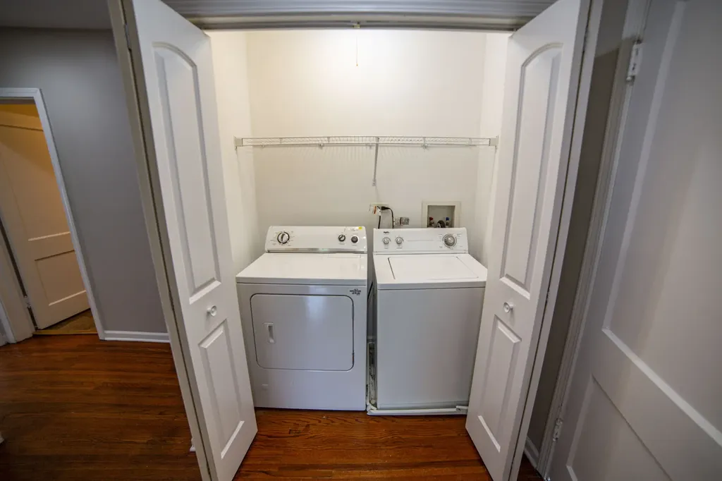 11359 South Bell Avenue Chicago IL 60643