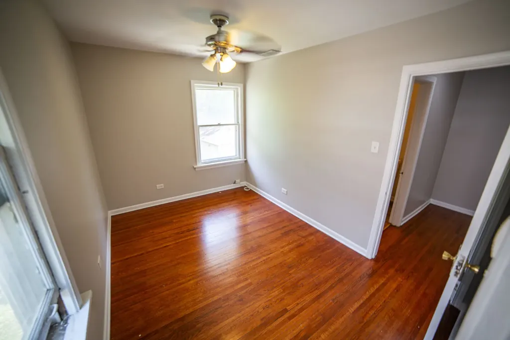 11359 South Bell Avenue Chicago IL 60643