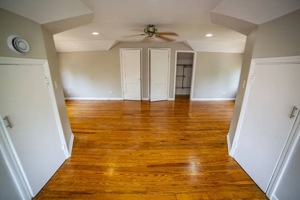 11359 South Bell Avenue Chicago IL 60643