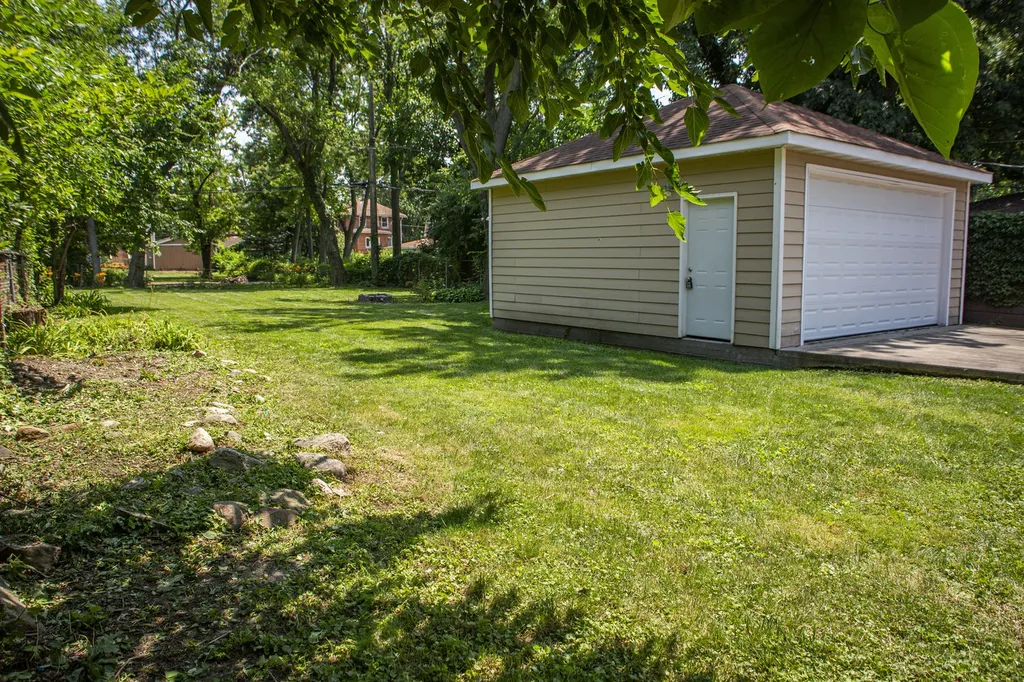 11359 South Bell Avenue Chicago IL 60643