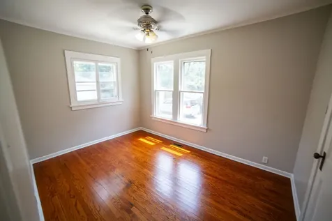11359 South Bell Avenue Chicago IL 60643