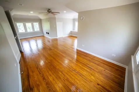 11359 South Bell Avenue Chicago IL 60643