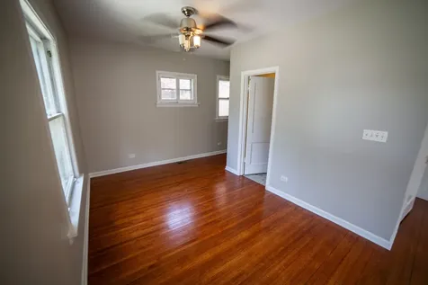 11359 South Bell Avenue Chicago IL 60643