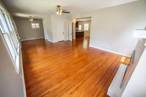 11359 South Bell Avenue Chicago IL 60643