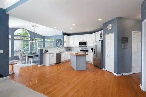 804 South Sparkle Court Oswego IL 60543