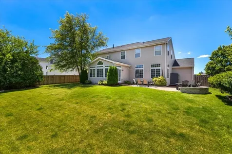 804 South Sparkle Court Oswego IL 60543