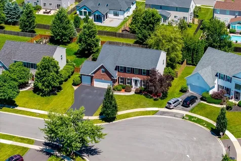 804 South Sparkle Court Oswego IL 60543