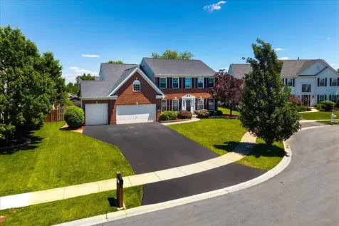 804 South Sparkle Court Oswego IL 60543