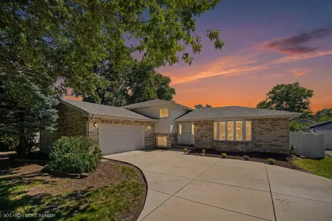 16803 92ND Avenue Orland Hills IL 60487