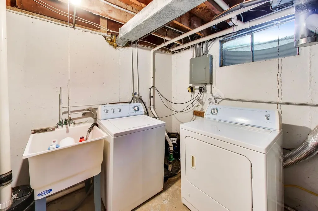 249 Sunrise Avenue Willowbrook IL 60527