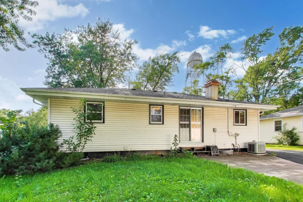 249 Sunrise Avenue Willowbrook IL 60527