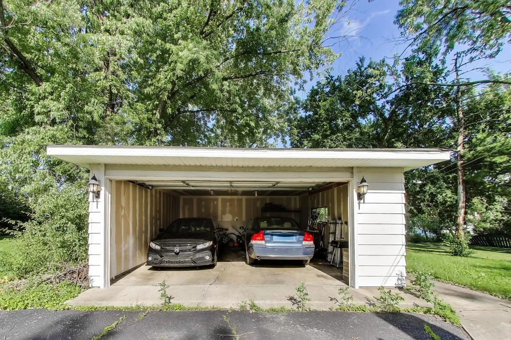 249 Sunrise Avenue Willowbrook IL 60527