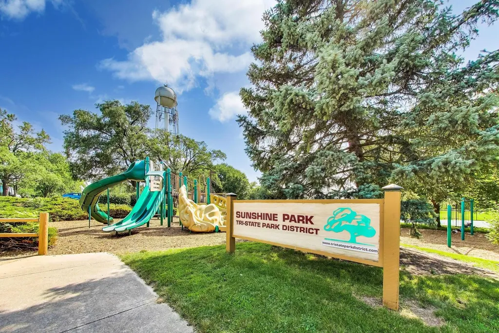 249 Sunrise Avenue Willowbrook IL 60527