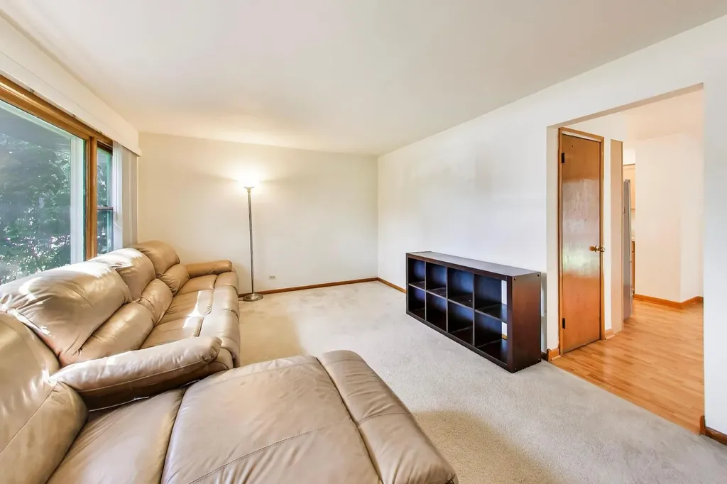 249 Sunrise Avenue Willowbrook IL 60527