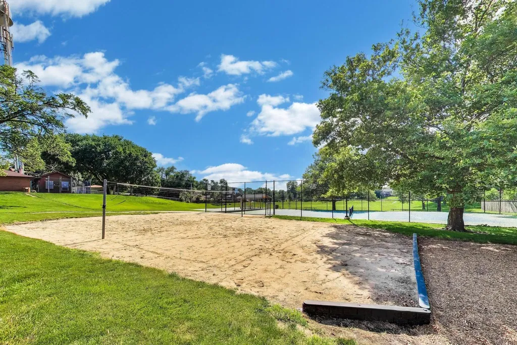 249 Sunrise Avenue Willowbrook IL 60527