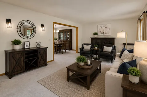 735 Queensgate Circle Sugar Grove IL 60554