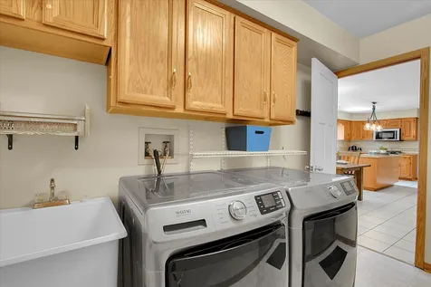 735 Queensgate Circle Sugar Grove IL 60554