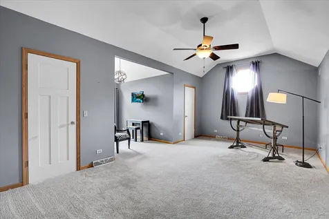 735 Queensgate Circle Sugar Grove IL 60554