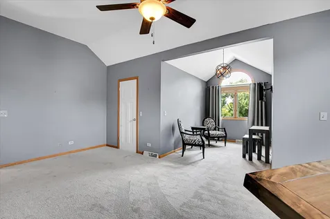 735 Queensgate Circle Sugar Grove IL 60554