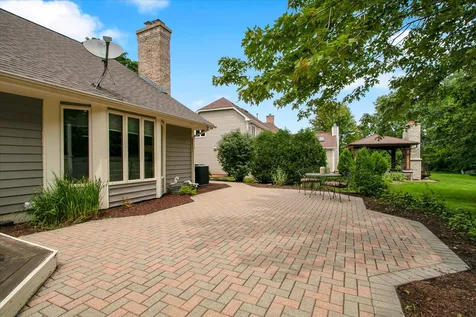 735 Queensgate Circle Sugar Grove IL 60554