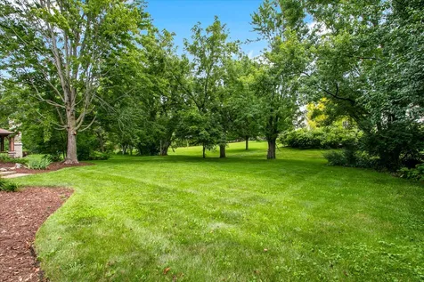 735 Queensgate Circle Sugar Grove IL 60554