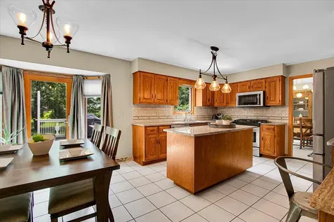 735 Queensgate Circle Sugar Grove IL 60554
