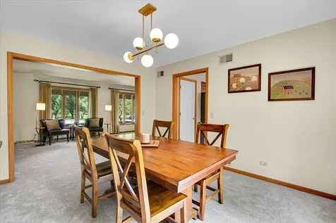 735 Queensgate Circle Sugar Grove IL 60554