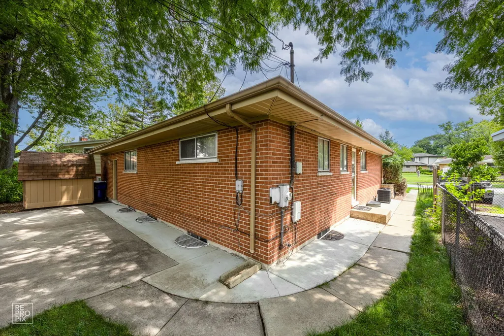 415 East Atwater Avenue Elmhurst IL 60126