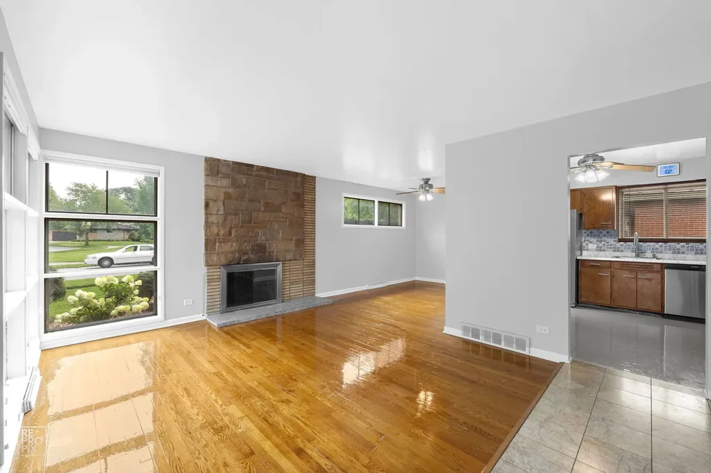 415 East Atwater Avenue Elmhurst IL 60126