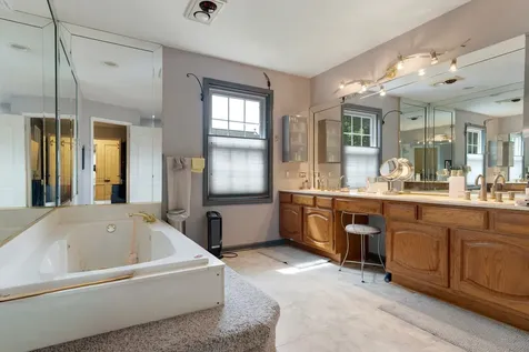 130 Chambord Court Bloomingdale IL 60108