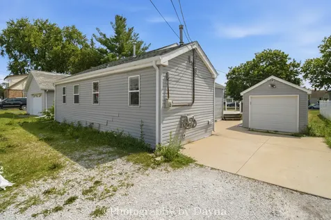 453 North Michigan Avenue Bradley IL 60915