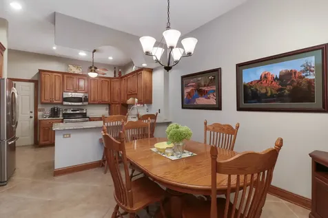 17 Grape Vine Lane Bloomington IL 61704