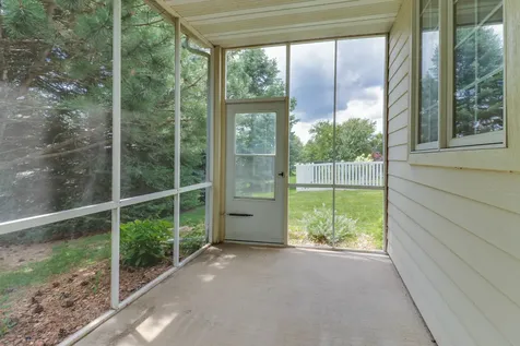 17 Grape Vine Lane Bloomington IL 61704
