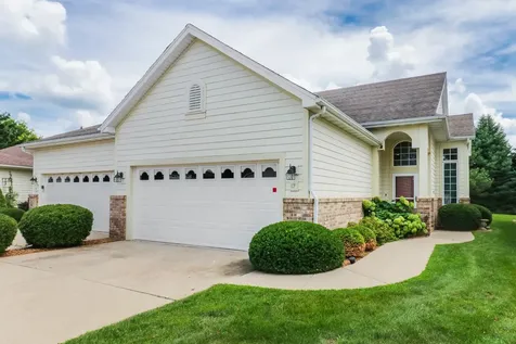 17 Grape Vine Lane Bloomington IL 61704