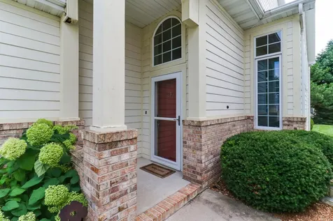 17 Grape Vine Lane Bloomington IL 61704