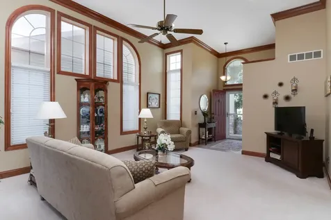 17 Grape Vine Lane Bloomington IL 61704