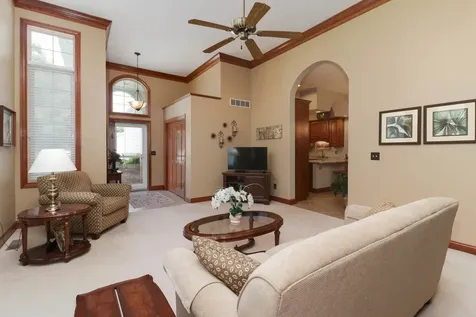 17 Grape Vine Lane Bloomington IL 61704