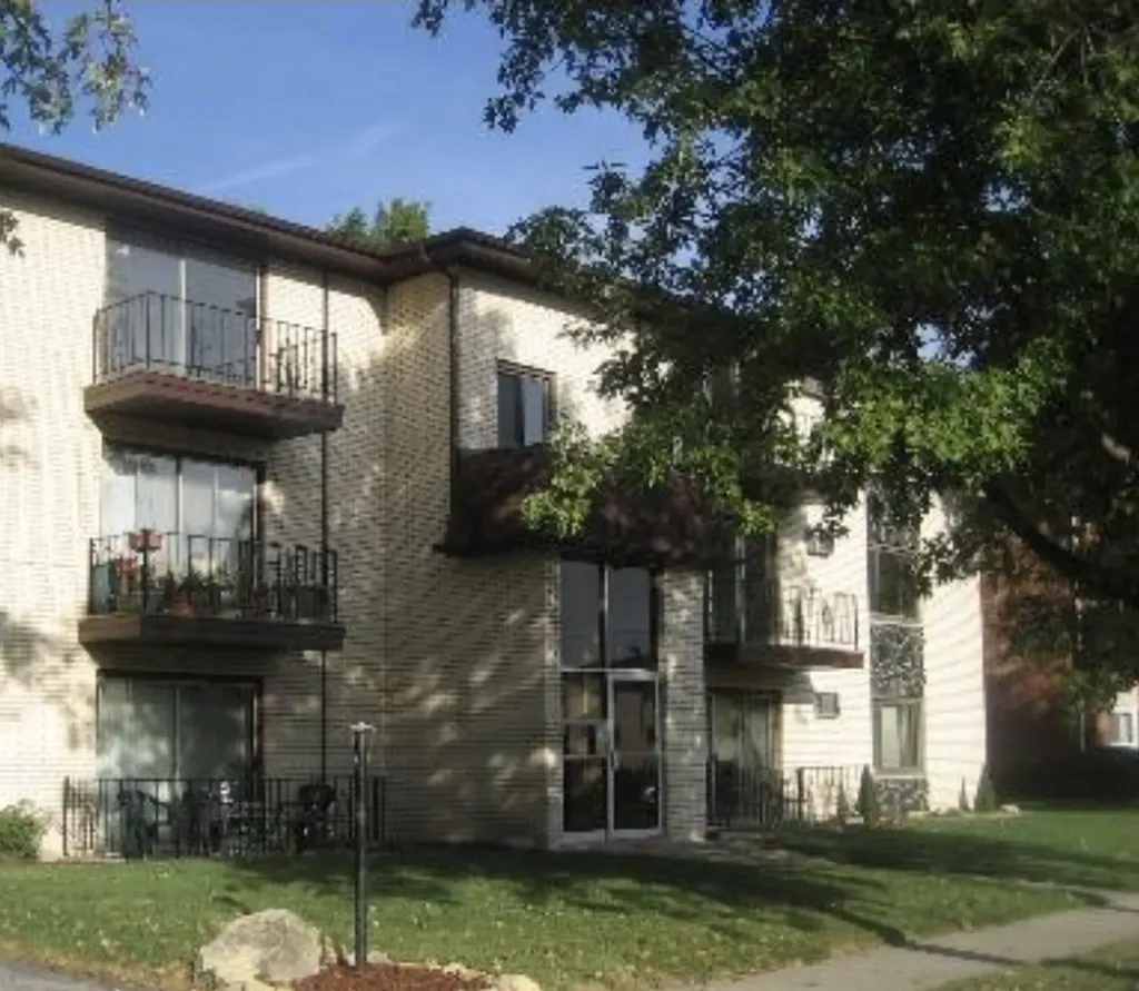 10326 South Mayfield Avenue Oak Lawn IL 60453