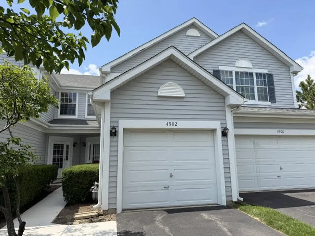 4502 West Brownstone Way Waukegan IL 60085