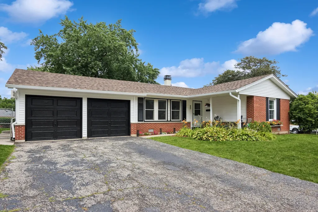 680 Brantwood Court Elk Grove Village IL 60007