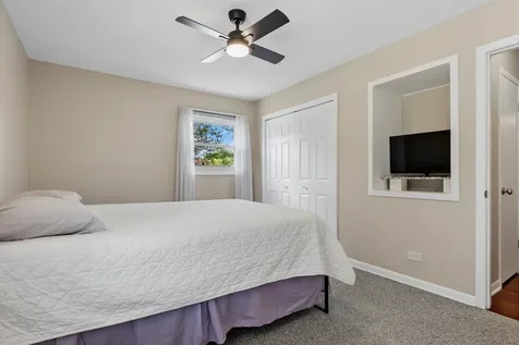 680 Brantwood Court Elk Grove Village IL 60007