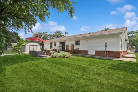 680 Brantwood Court Elk Grove Village IL 60007
