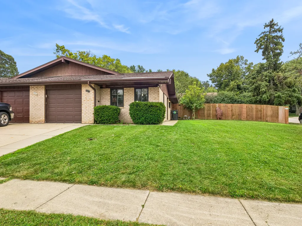 131 Innsbrook Drive Streamwood IL 60107