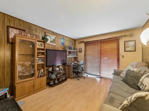 131 Innsbrook Drive Streamwood IL 60107